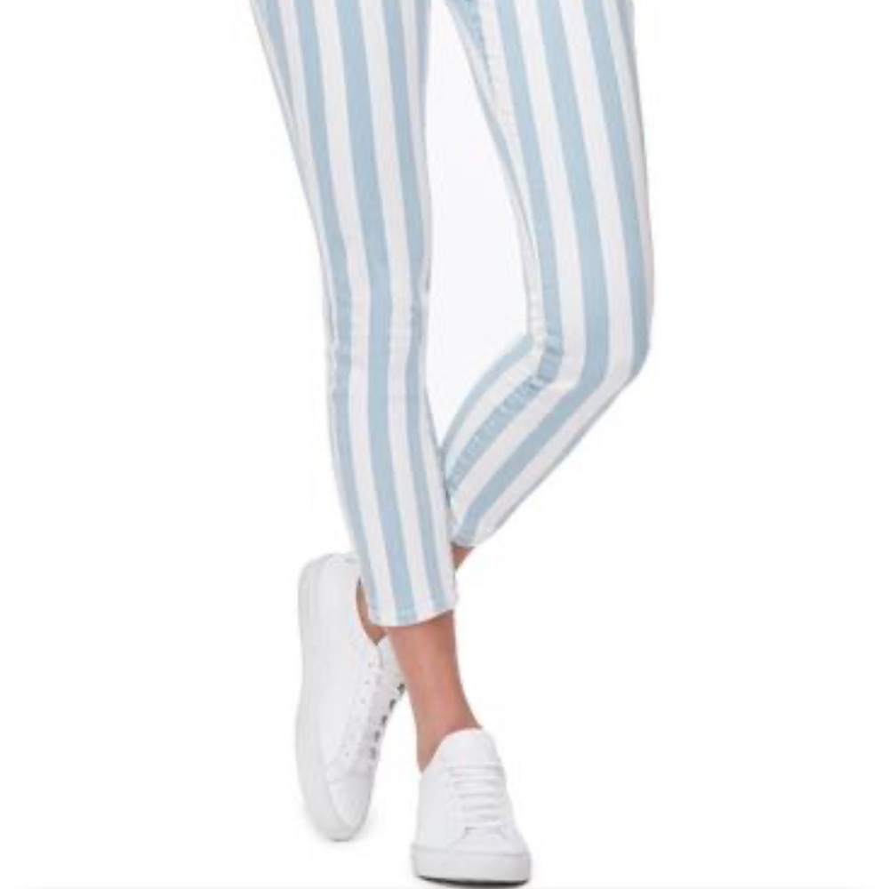 New with tags blue and white good american jeans